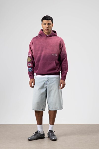 VAMOSCLO سويت شيرت بقلنسوة مطبوعة كبيرة الحجم باللون الأحمر الداكن