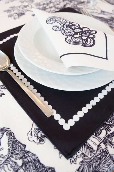 DEKOMOD 14 Piece French Country Pattern Tablecloth Set Cocktail Napkin Placemat Set Dowry Case Gift