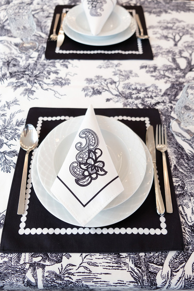 DEKOMOD 14 Piece French Country Pattern Tablecloth Set Cocktail Napkin Placemat Set Dowry Case Gift