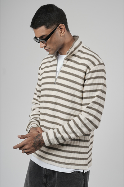 Butik Trend Biz Раирана редовна жакардова блуза с половин цип