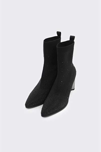 derinet Topuklu Taş Aksesuarlı Streç Kadın Bot