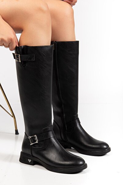 Dilimler Ayakkabı Чорні жіночі чоботи на плоскому каблуці з ремінцем на щиколотці
