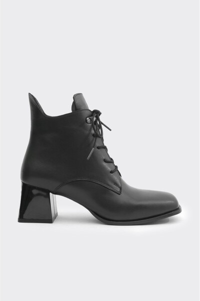 derinet Topuklu Hakiki Deri Fermuarlı Kadın Bot