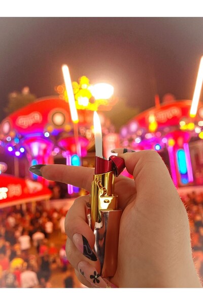 NOVAUX PIECES Ruj şeklinde gazlı çakmak