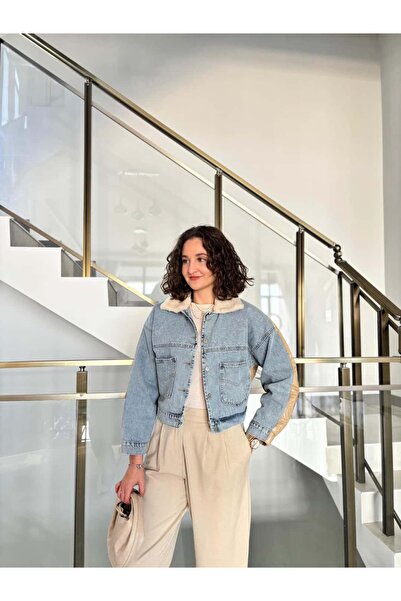 Sude Kızanlıklı Jachetă din denim cu guler din blană și detaliu matlasat pe s...