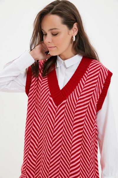 Trendyol Modest Red Striped V-Neck Knitwear Sweater TCTAW22UV0021