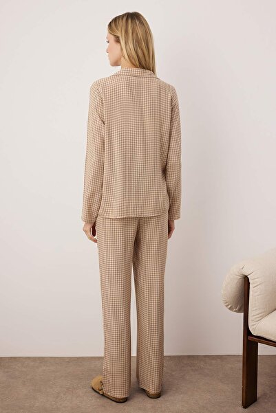 Trendyol Collection Set de pijamale țesute Shally în carouri bej THMAW26PT00066
