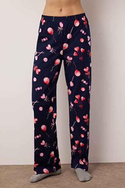 Trendyol Collection Marineblaues Herz-Strick-Pyjama-Set aus 100 % Baumwolle THMAW25PT00141