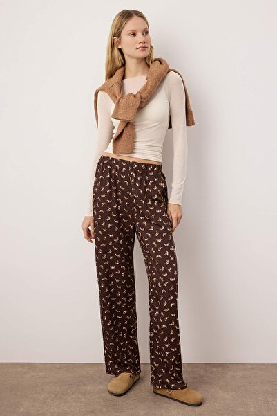 Trendyol Collection Ecru-Braun 2er-Pack Pyjamahose aus Viskose mit Croissant-Muster THMAW26PJ00000