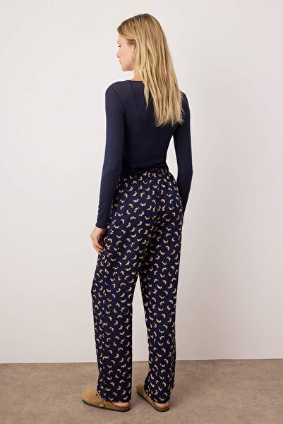 Trendyol Collection Marineblau-Mehrfarbig 2er-Pack Pyjamahose aus Viskose mit Croissant-Muster THMAW26PJ00000