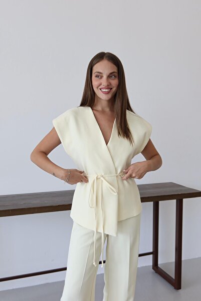 Laluvia Light Yellow Juana Vest and Pipe Leg Pants Set