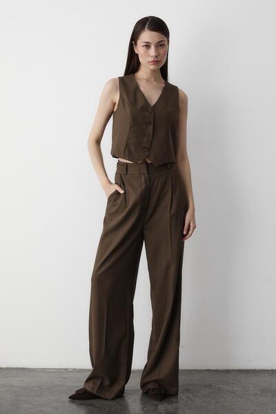 Laluvia Brown Linda Vest Pants Set