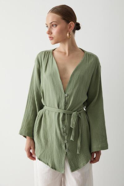 Laluvia Khaki Multi-Button Kimono