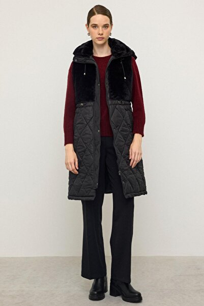 Olcay Çıkabiken Hooded Plush Garnished Quilted Vest Black 8264