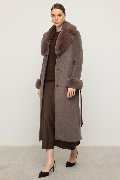 Olcay Μακρύ παλτό με γιακά και αποσπώμενα μανίκια με γούνα LATTE 3088
