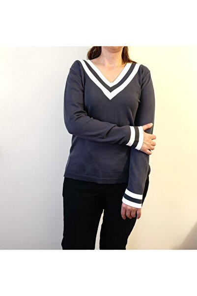 Butik Şans White Stripe Detailed V-Neck Knitwear Blouse Sweater