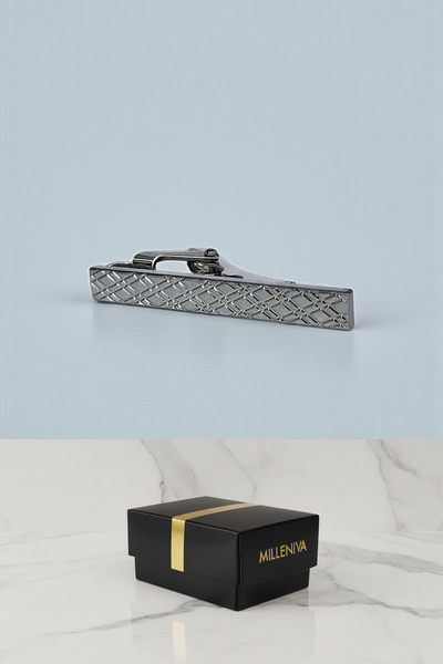 Milleniva Slim Diamond Pattern Tie Clip