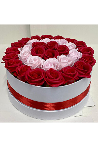 velve Aranjament floral cu 31 trandafiri sapun in cutie rotunda alba, Rosu
