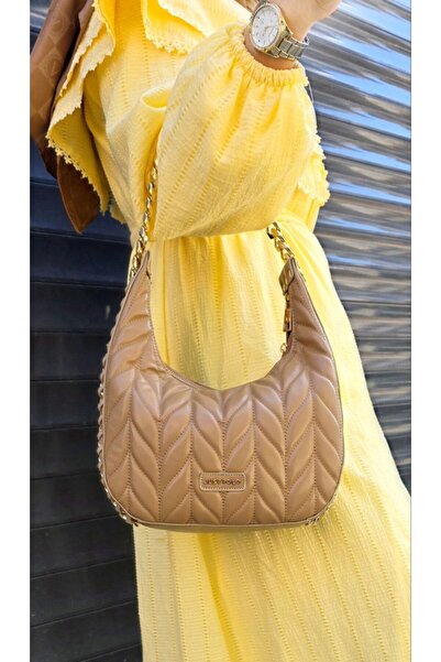 Just Polo Premium Quality Women's Shoulder Bag with Original Gold Chain Suitable for Daily Use and Special Occasions