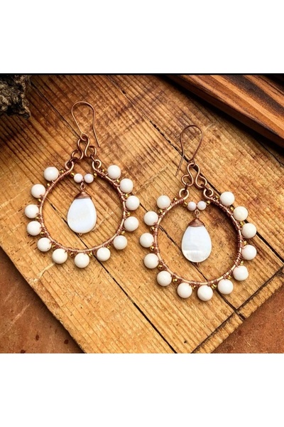 Birtakı'm Şeyler أقراط متعرجة من الأسلاك النحاسية مع أحجار اللؤلؤ