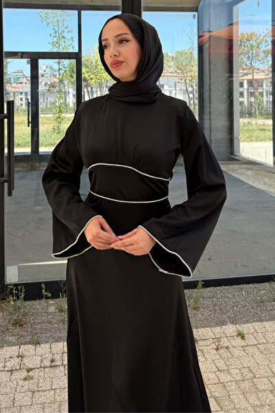 La Donna Rochie de seară din satin cu hijab și mâneci cu volane, cu detalii c...