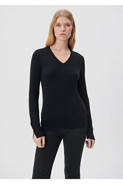 Mavi V Yaka Siyah Kazak Slim Fit / Dar Kesim 171346-900