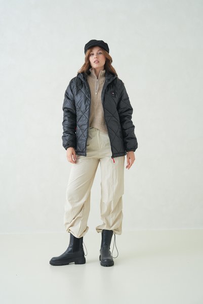 QAWWA Women's Transitional Puffer Jacket with Heat-Retaining Filling, Lined, Water-Repellent, Windproof, Hooded Sports Jacket