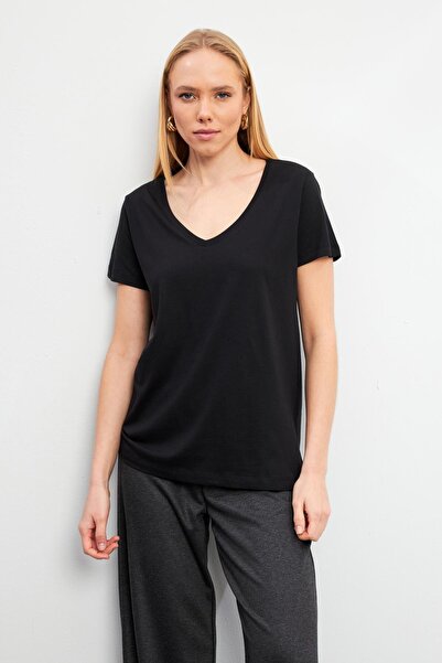 VENA Γυναικείο μπλουζάκι Boyfriend μαύρο με λαιμόκοψη V με κανονική εφαρμογή Modal (LYOCELL) - 25645-028