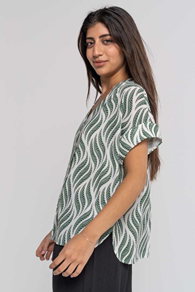Nichii Short Sleeve V-Neck Printed Blouse