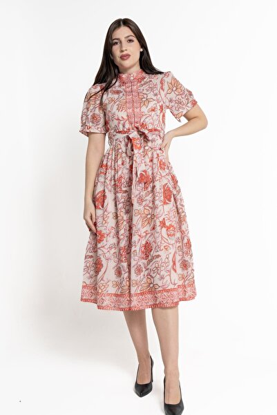 mica فستان ميدي مطبوع بأكمام قصيرة