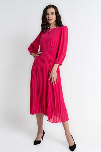 mica فستان نسائي متوسط الطول بأكمام 3/4