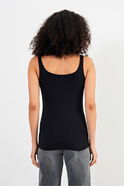 VENA Marci Slim Fit Undershirt-Black