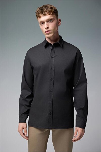VENA Мъжка черна риза с нормална кройка (лиосел)