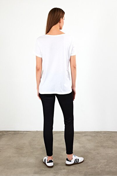 VENA Γυναικείο μπλουζάκι Boyfriend με λευκό λαιμόκοψη με κανονική εφαρμογή Modal (LYOCELL)