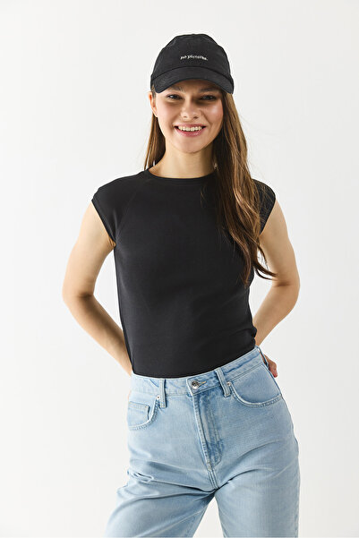 VENA Slim Fit T-Shirt with Raglan Sleeves - Black