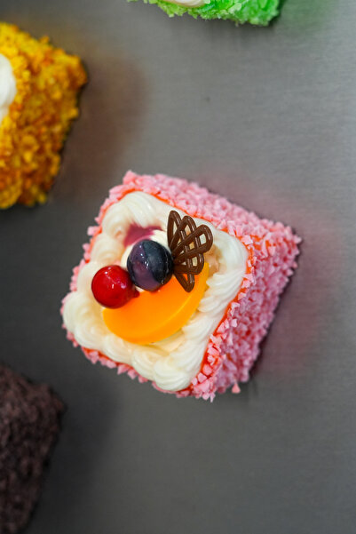 Bonila Handmade Yumuşak Tatlı Dekor: Meyveli Pembe Kare Pasta Magnet ve Masa ...