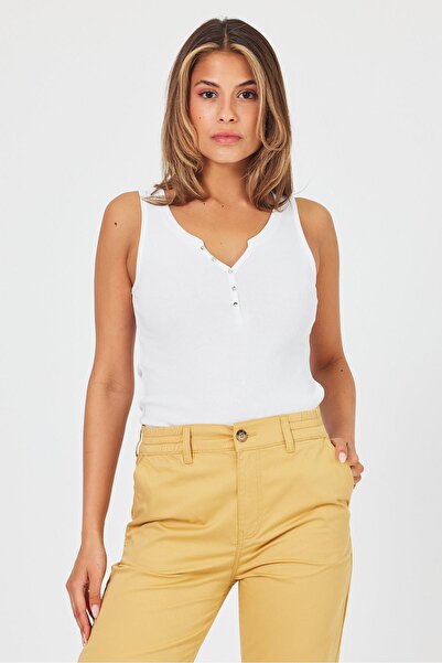 VENA Matilda Button Detailed Fitted Tank Top-White