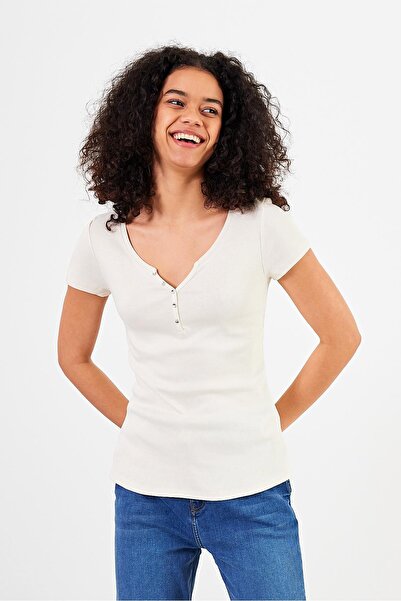 VENA Μπλουζάκι Matilda με λεπτομέρεια με κουμπιά που εφαρμόζεται στο σώμα-Μπεζ