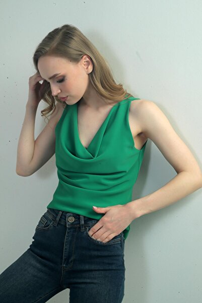 By Saygı Women's Peplum Collar Sleeveless Crepe Satin Blouse