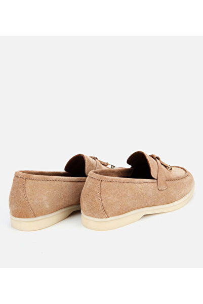 Hotiç Kadın Süet Deri Bej Gold Aksesuarlı Klasik Loafer