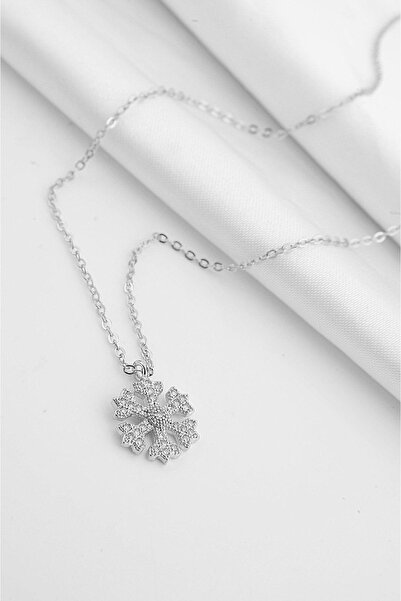 EUROMODA Kar Tanesi Tasarımlı Zirkon Taşlı Gümüş Kaplamalı Klipsli Kolye