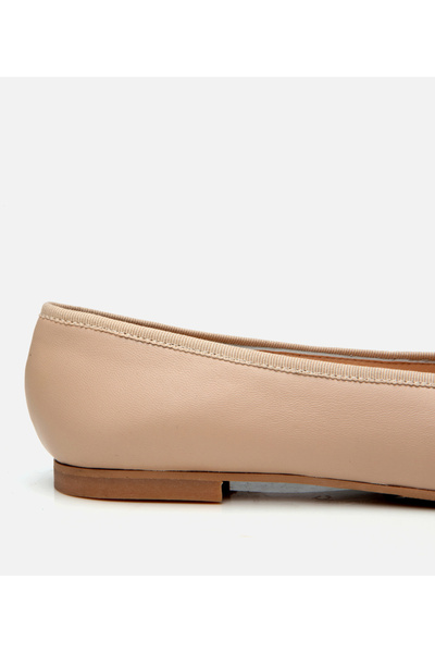 Hotiç Kadın Deri Bej Esnek Tabanlı Rahat Tokalı Babet