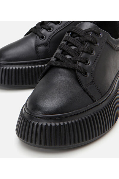 Hotiç Жіночі кросівки з натуральної шкіри чорного кольору