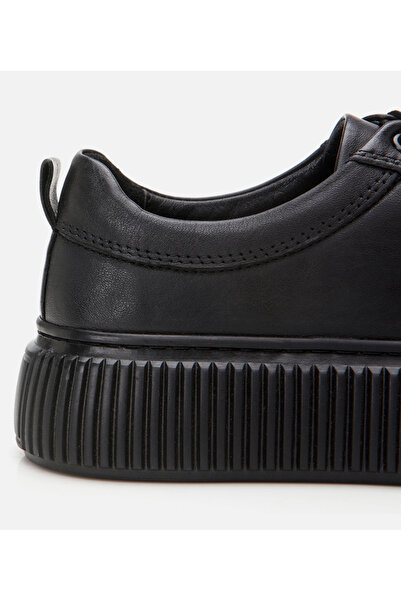Hotiç Жіночі кросівки з натуральної шкіри чорного кольору