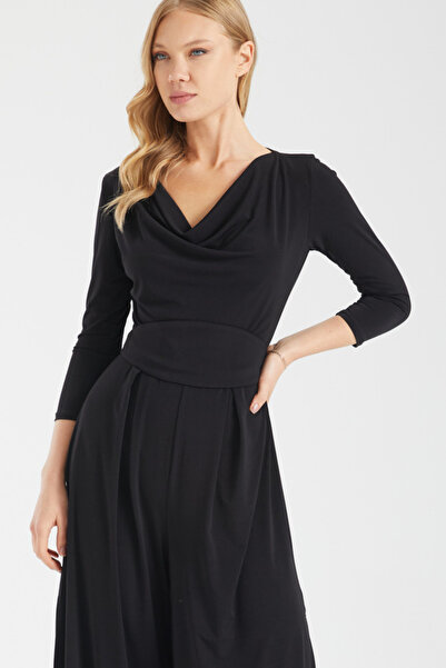 By Yaren Yazıcı Kadın Siyah Degaje Yaka Yırtmaç Detaylı Kendi Kumaşından Seyyar Kemerli Tulum Gündüz Gece Şuklığı