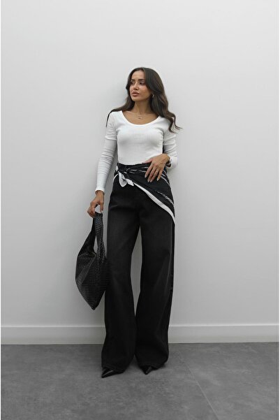Havoş Wide Leg Jeans with Black Scarf