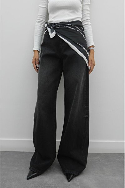 Havoş Wide Leg Jeans with Black Scarf