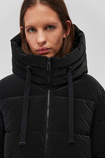 Mavi Kadın Regular Fit Kapüşonlu Siyah Şişme Mont