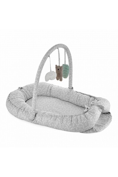 JollyMag Salteluta BabyNest cu bara jucarii Medzi rodičmi (Culoare: Gri)