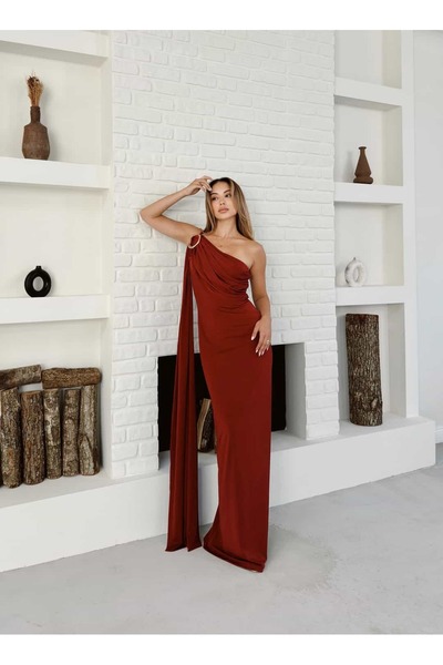 Byİpekce Regina Elbise | Tek Omuz Halka Detaylı Yırtmaçlı Kiremit Abiye | Nikah/Balo/Davet Elbisesi